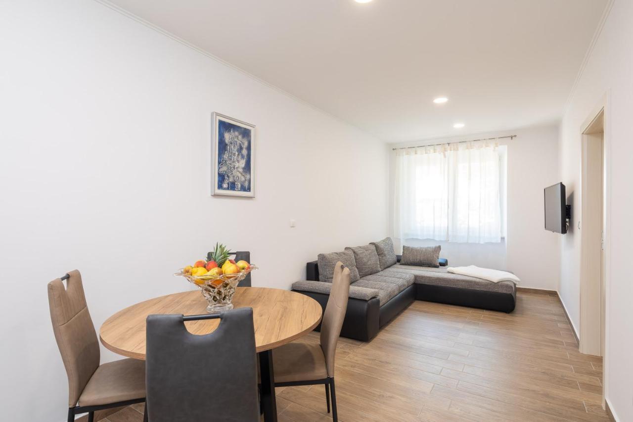 Direct Beach Apartments Jesenice  Exterior foto